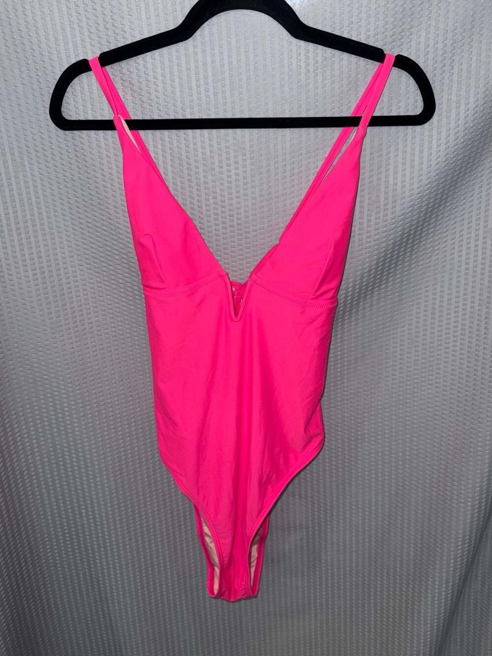 Cupshe Hot Pink V-Neck One-Piece Swimsuit Size L